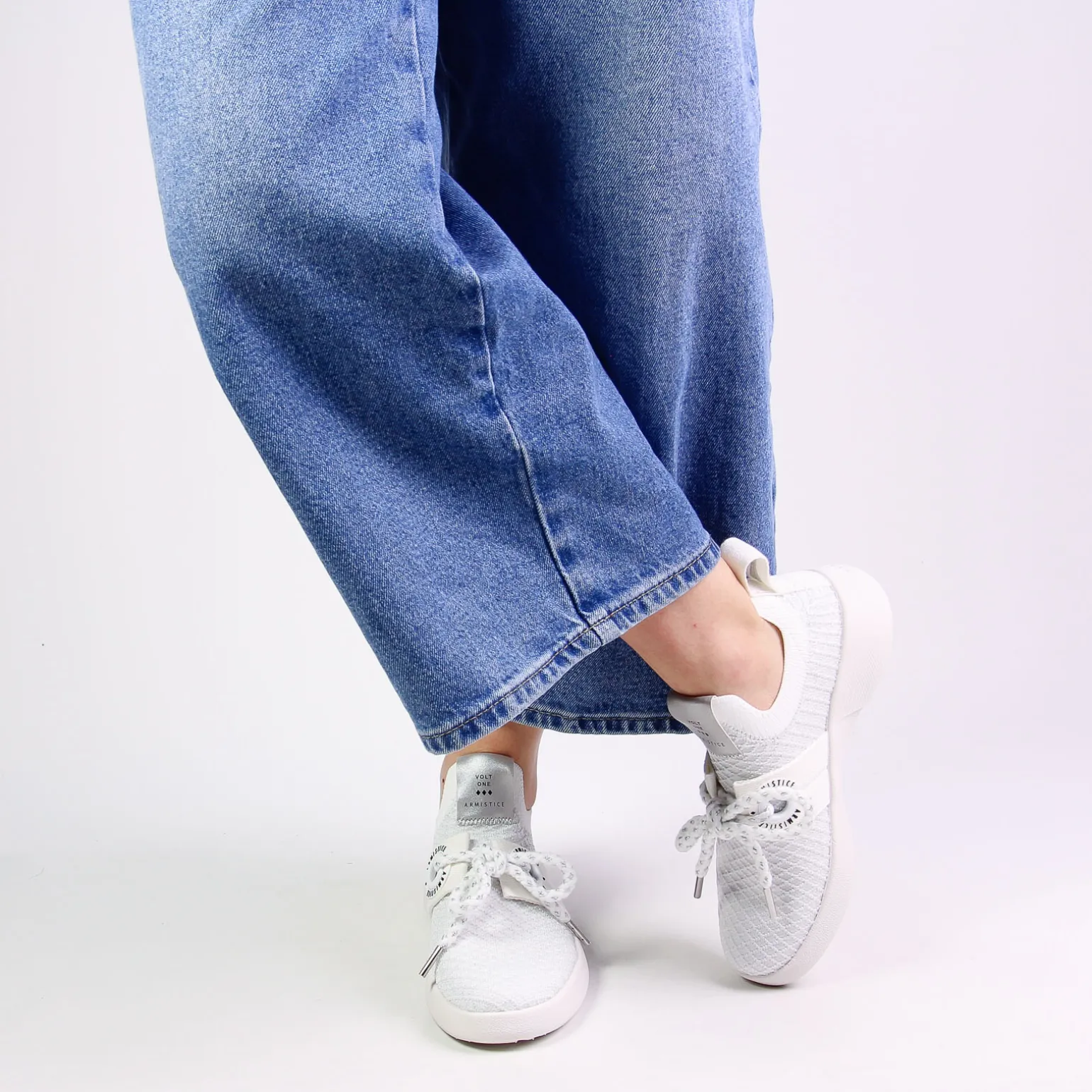 Baskets Mode Armistice Volt One White Silver